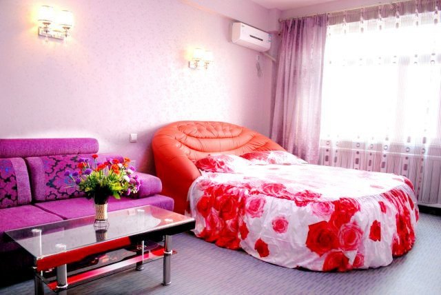 hotelPic