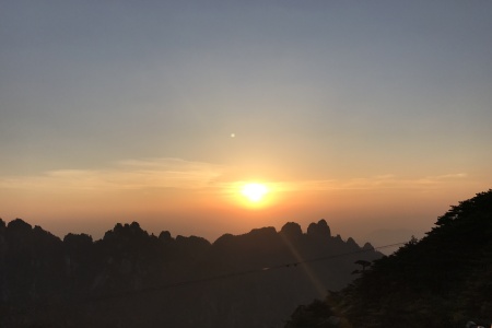 <黄山-西递-宏村5日游>夜宿山顶观日出，舒适型住宿，纯玩0购物，（当地参团）
