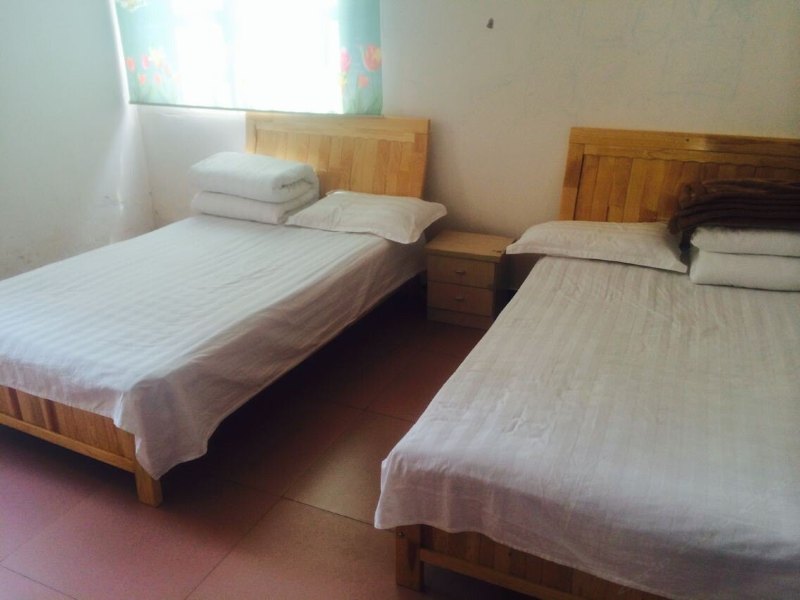 hotelPic