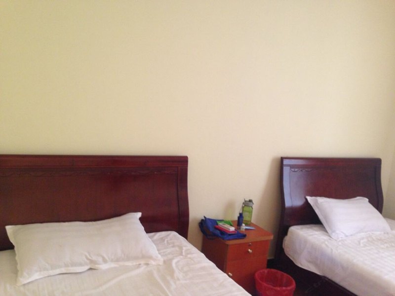 hotelPic