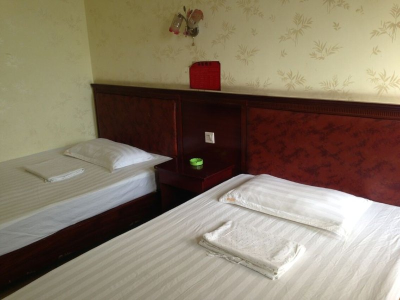 hotelPic