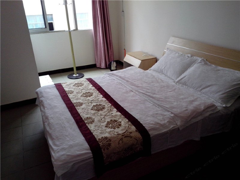 hotelPic