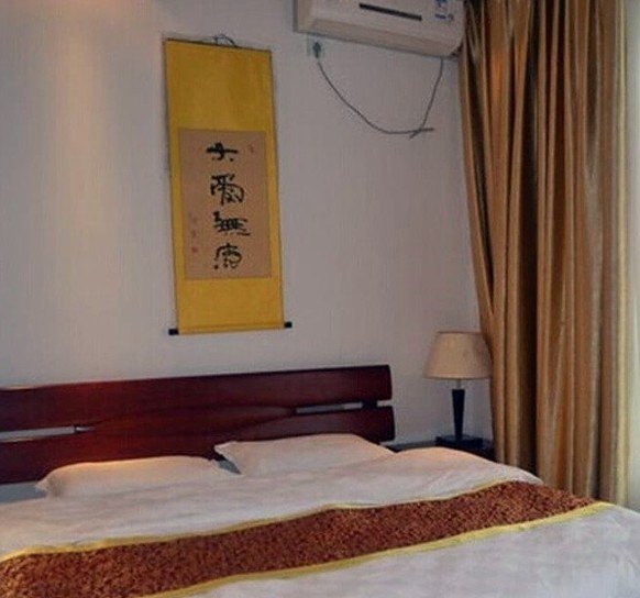 hotelPic
