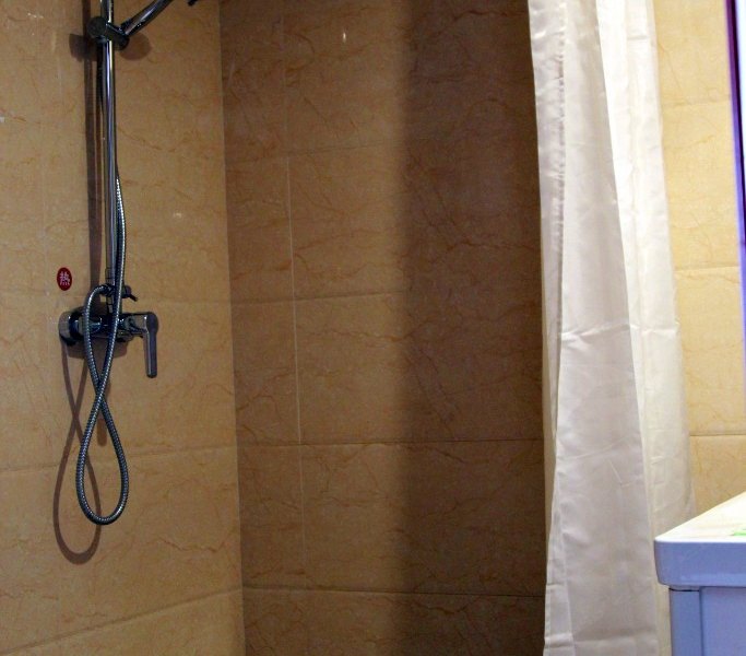 hotelPic