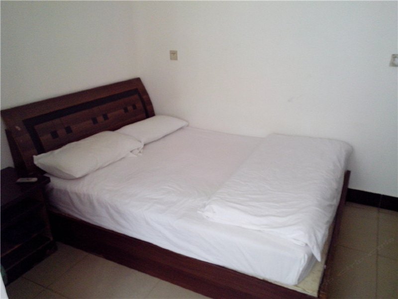 hotelPic