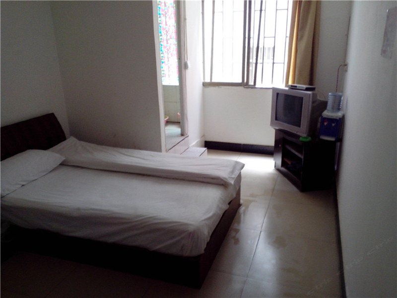 hotelPic