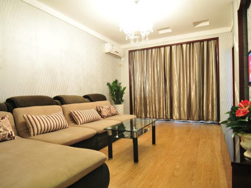 hotelPic