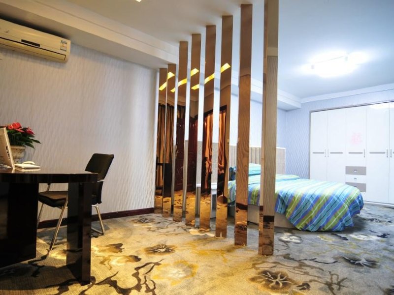 hotelPic