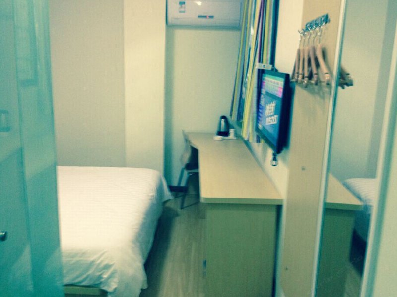 hotelPic