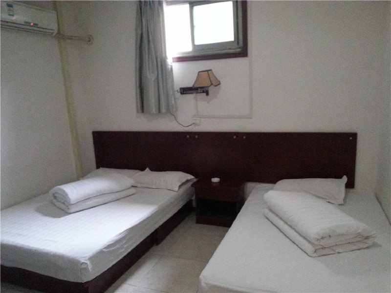 hotelPic