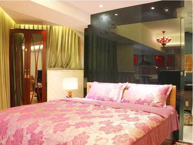hotelPic