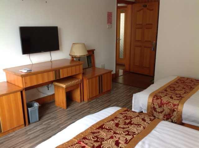 hotelPic