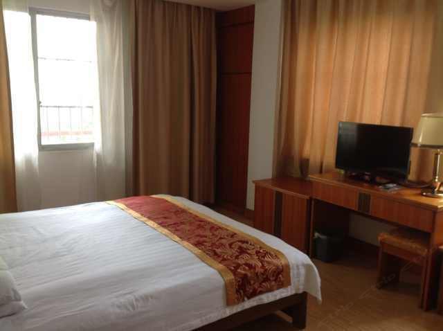 hotelPic