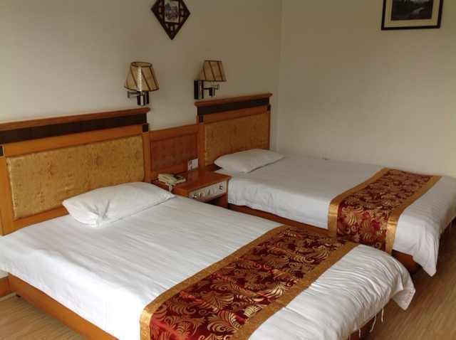hotelPic