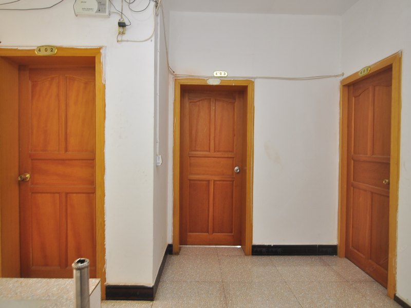 hotelPic
