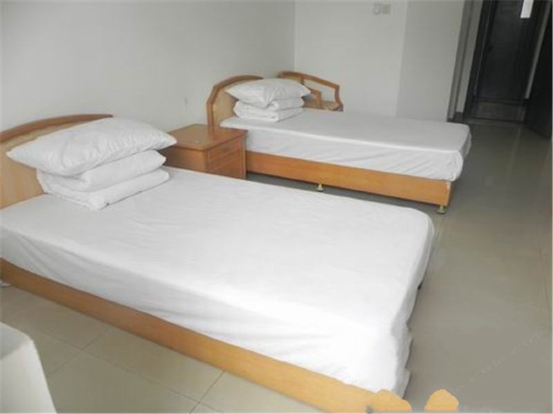 hotelPic