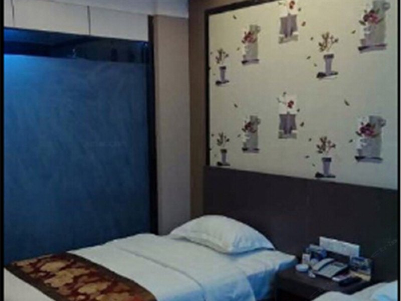 hotelPic