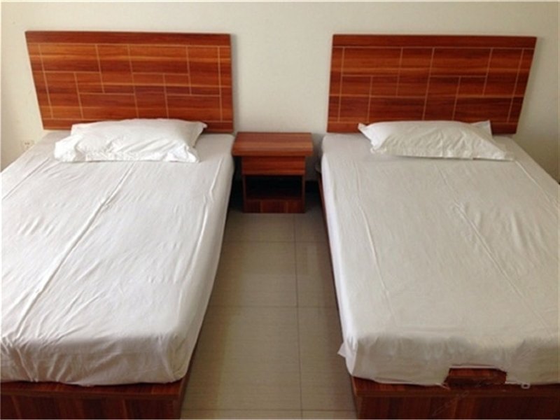 hotelPic