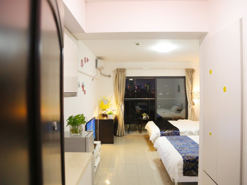 hotelPic