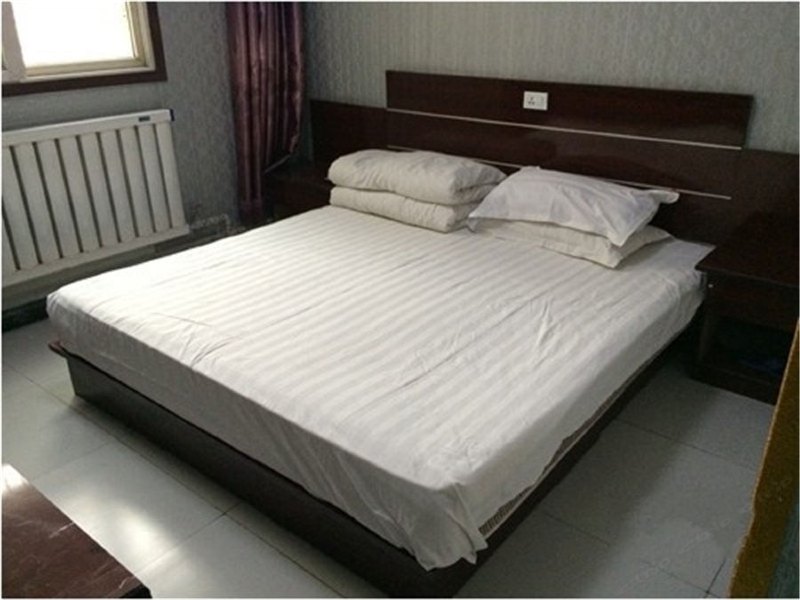 hotelPic