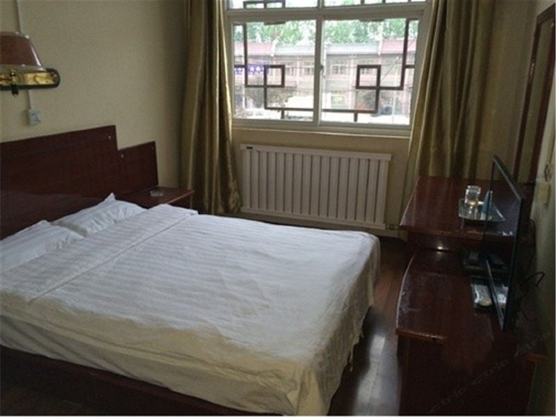 hotelPic