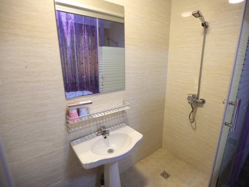 hotelPic