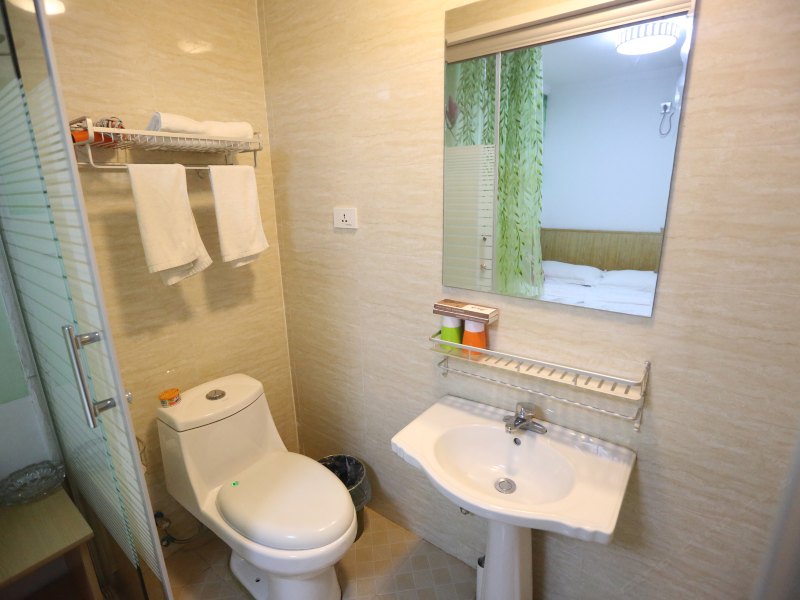 hotelPic