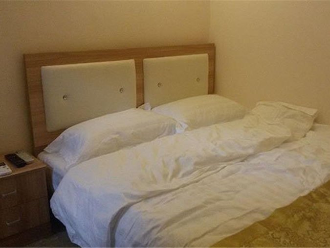 hotelPic
