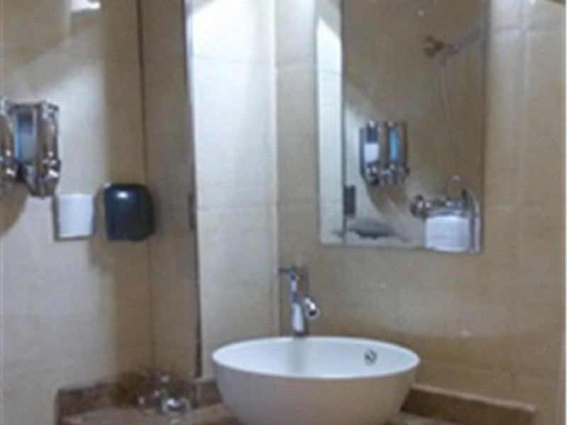 hotelPic