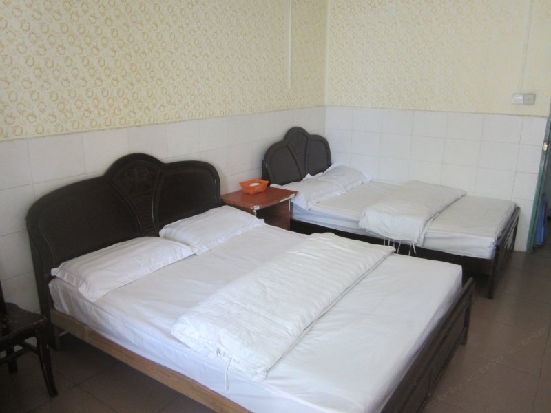 hotelPic