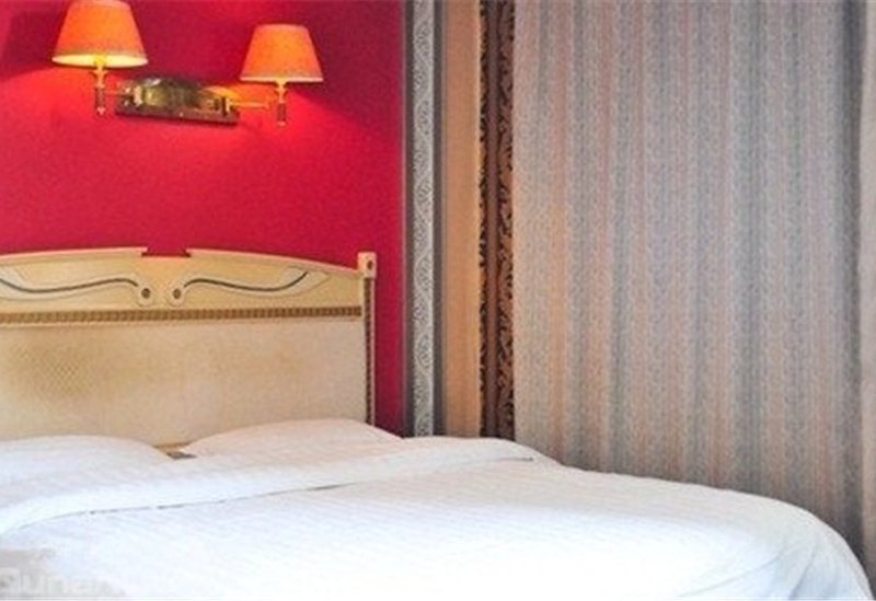 hotelPic