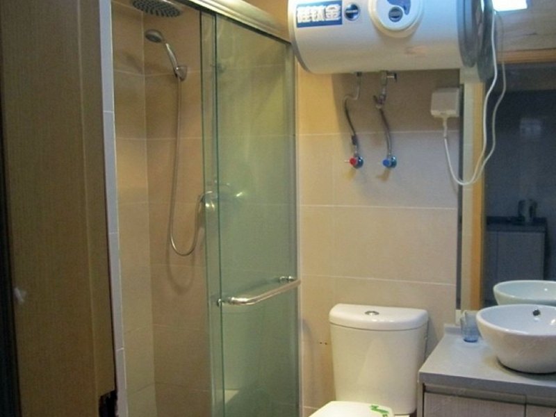 hotelPic