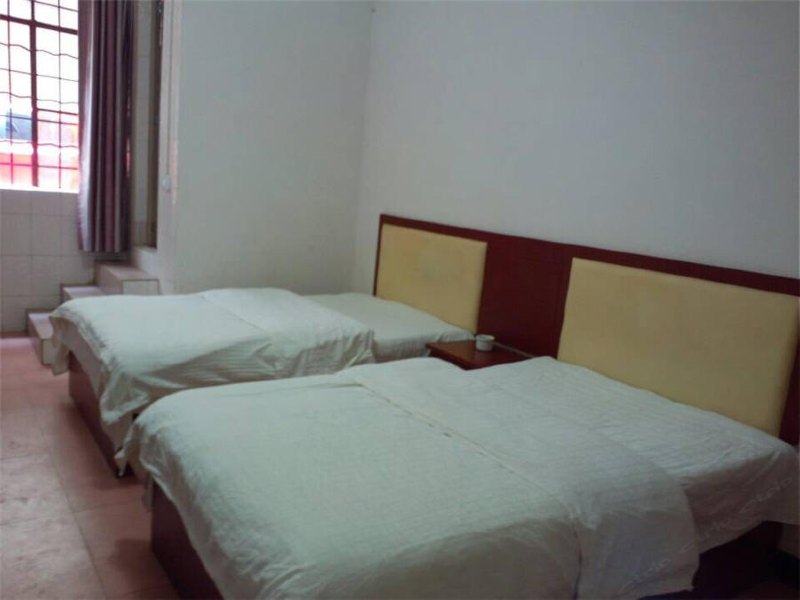 hotelPic