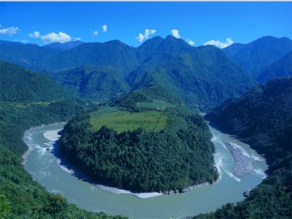 雅鲁藏布江大峡谷