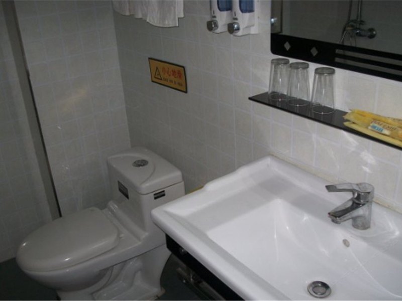 hotelPic