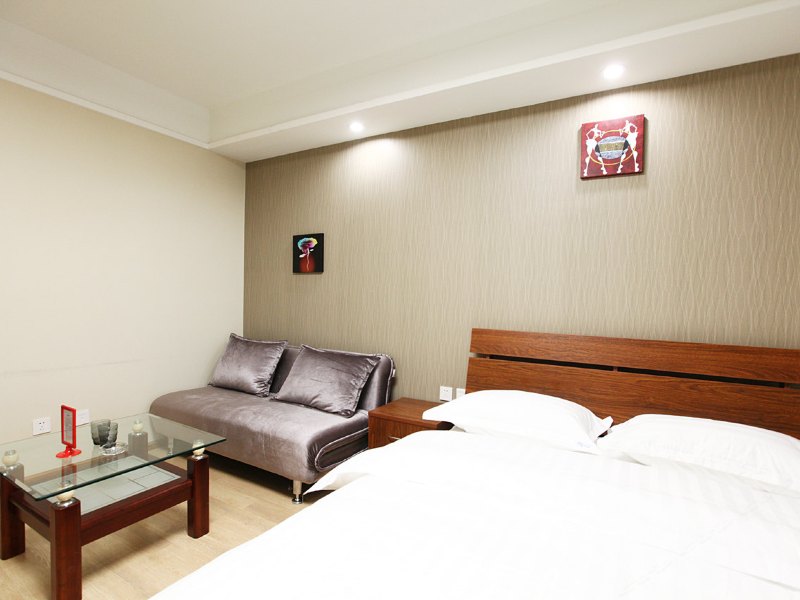 hotelPic