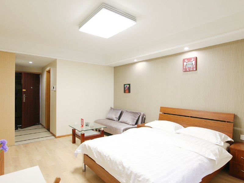 hotelPic