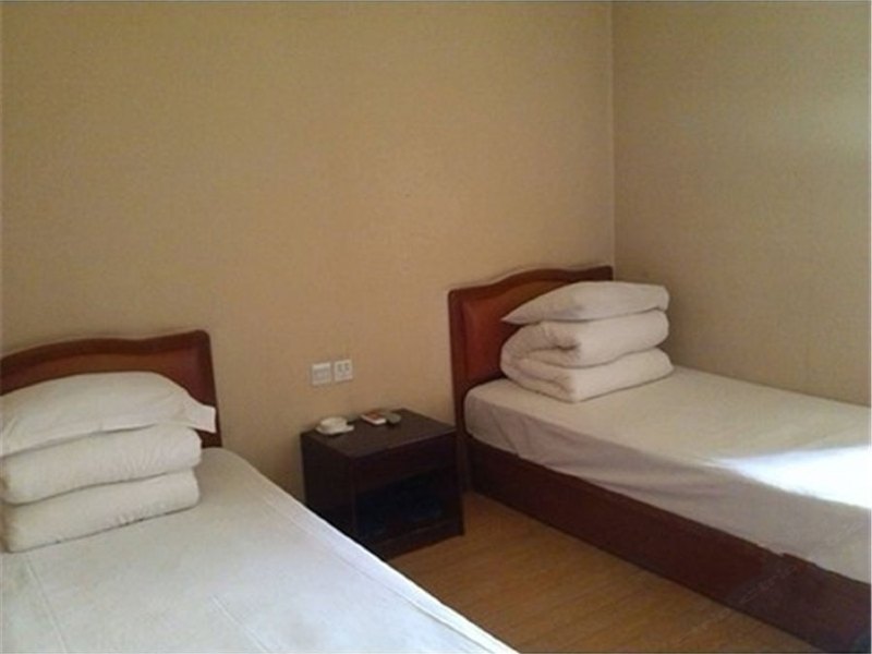 hotelPic