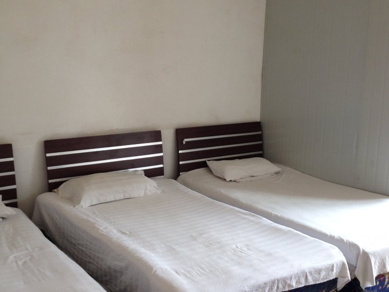 hotelPic