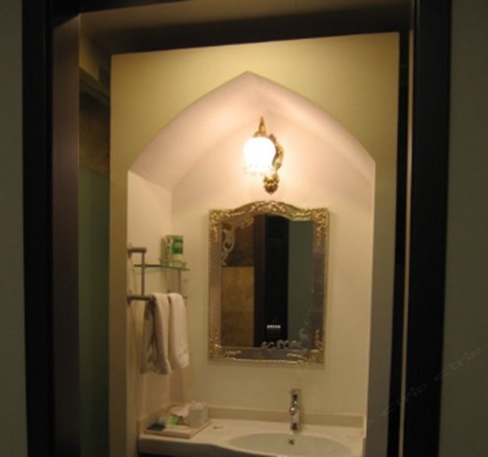 hotelPic