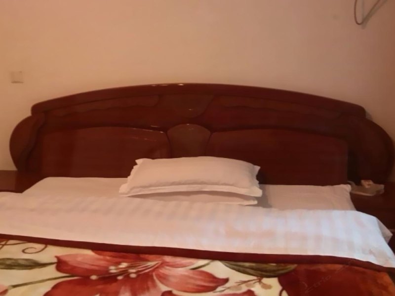 hotelPic