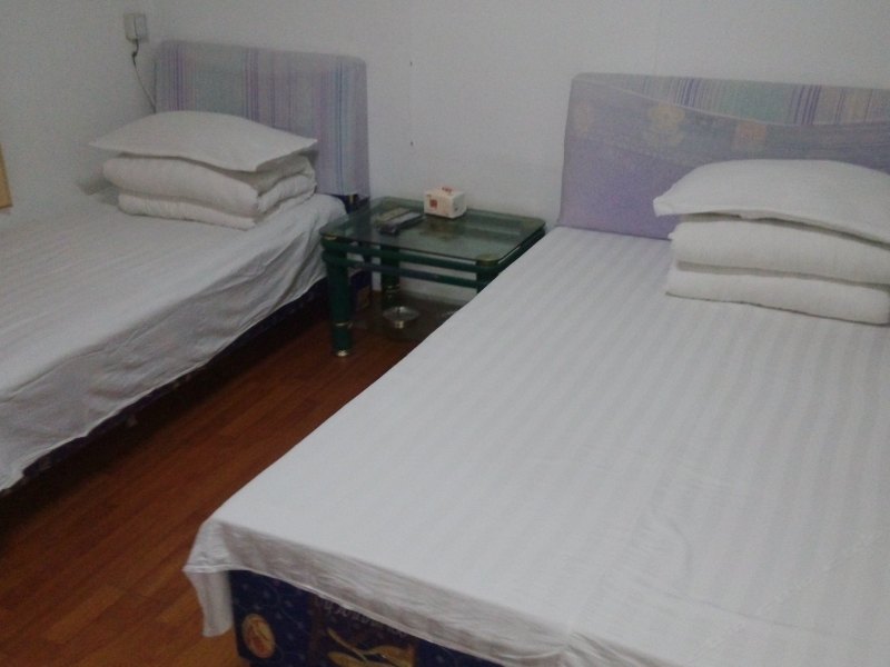 hotelPic