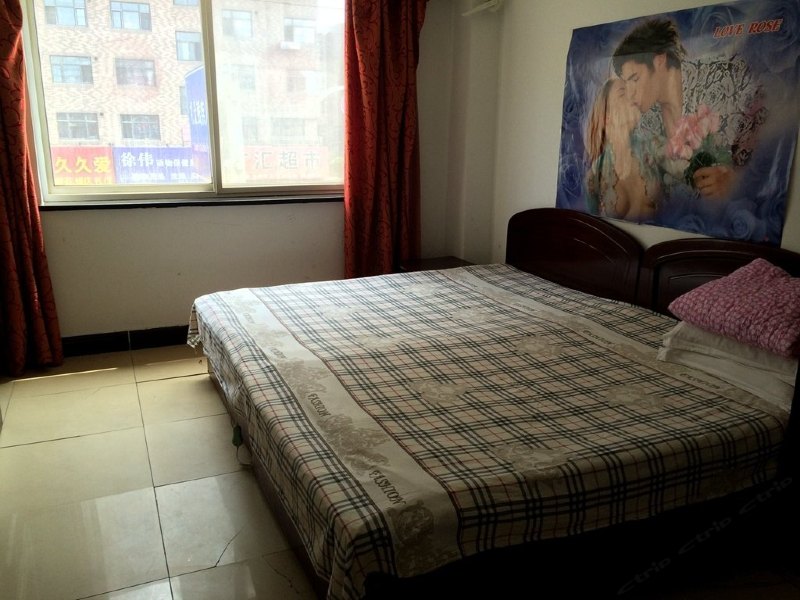 hotelPic