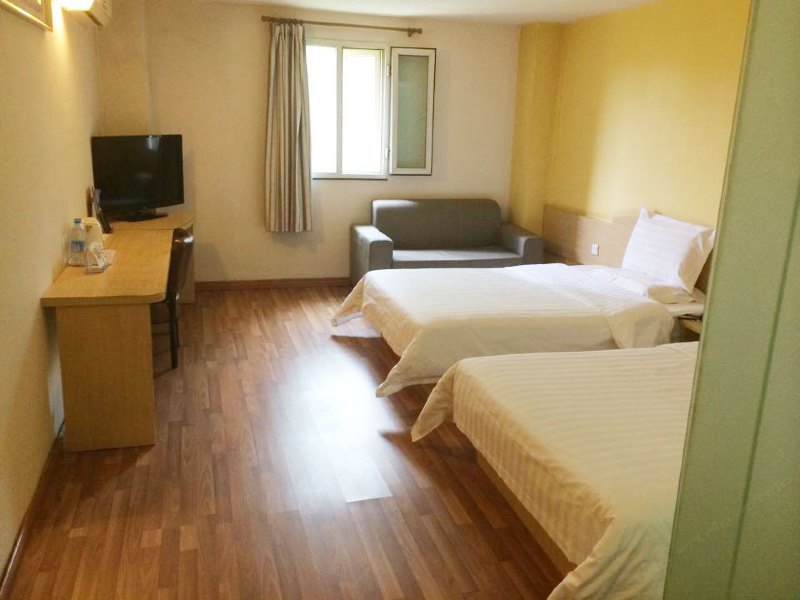 hotelPic
