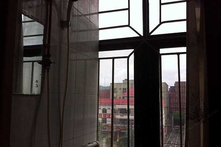 hotelPic