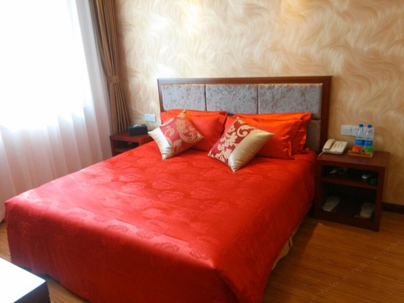hotelPic