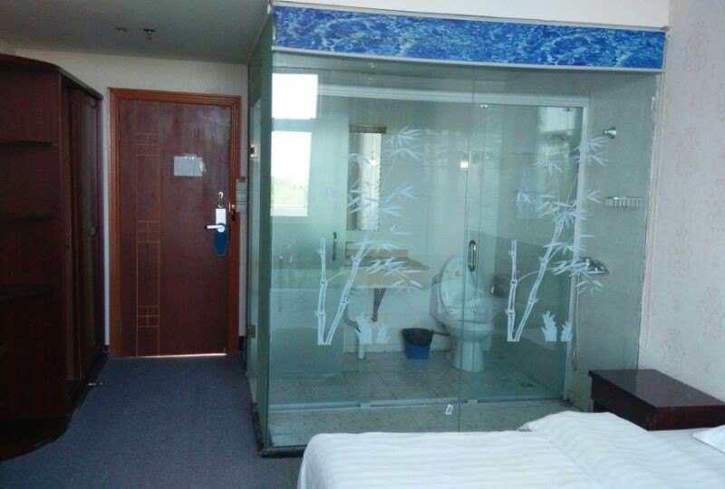 hotelPic