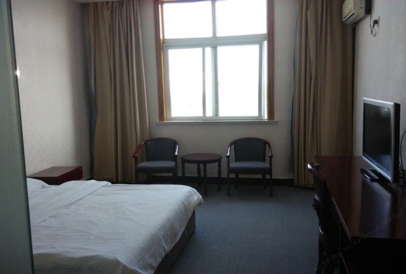 hotelPic