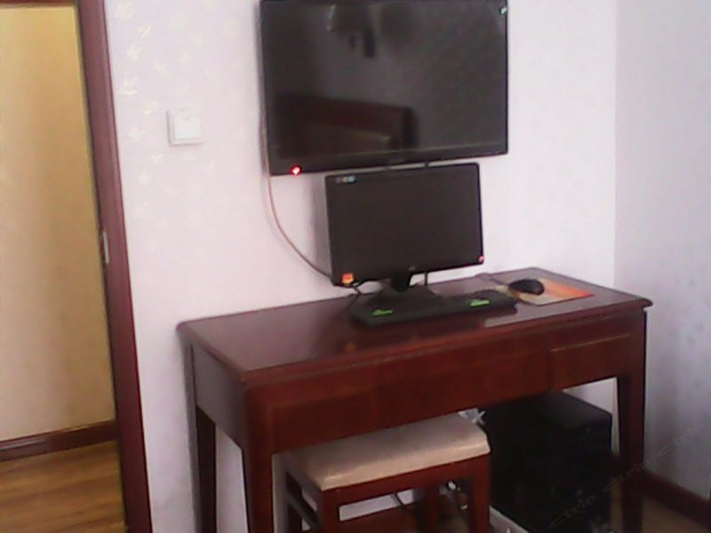 hotelPic