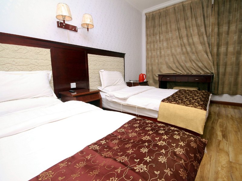 hotelPic